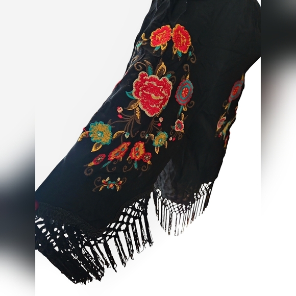 Forever 21 Floral Embroidered Tunic W/ Fringe Detail Sz Large - Picture 4 of 6